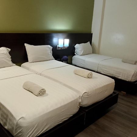 Makati Boutique Hotel Near Naia Airport Terminal 3 Edsa Pasay Cbd Makati City Buitenkant foto