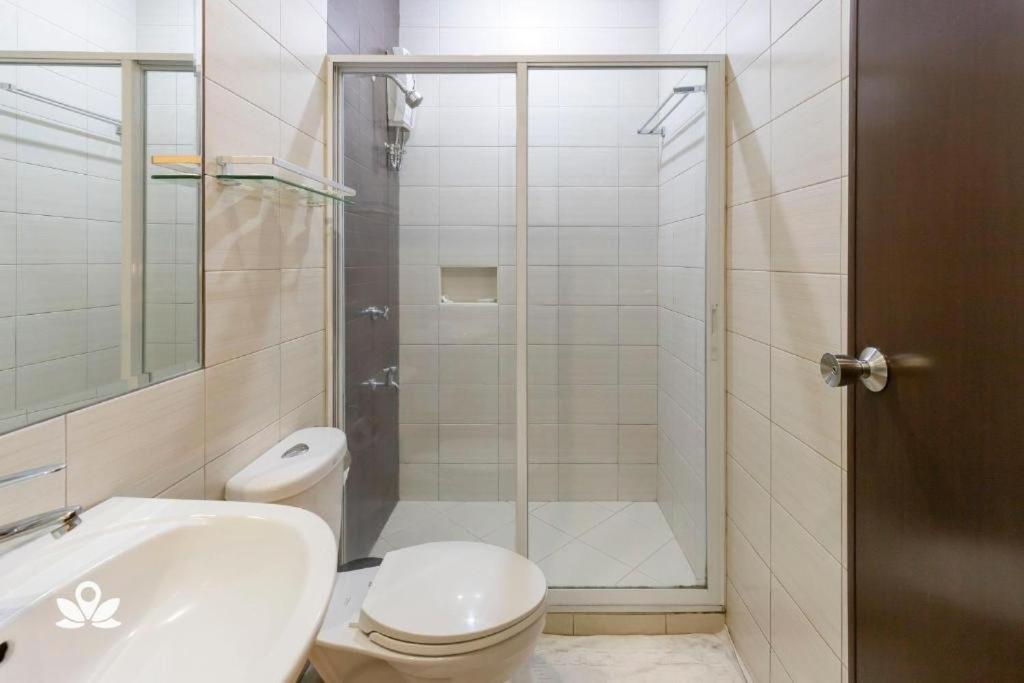 Makati Boutique Hotel Near Naia Airport Terminal 3 Edsa Pasay Cbd Makati City Buitenkant foto