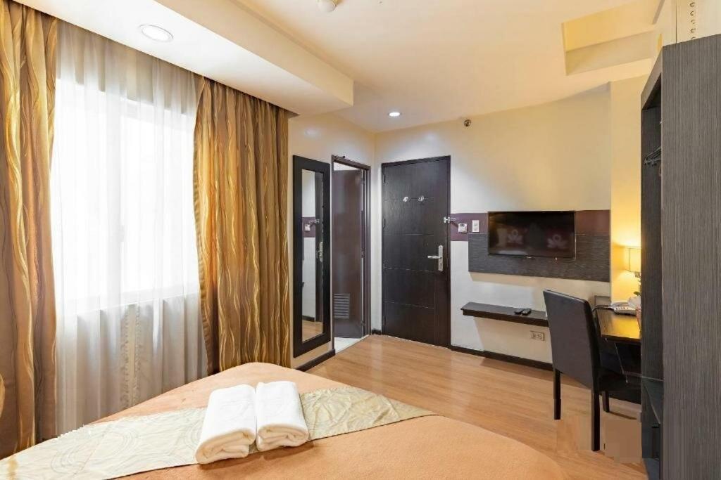 Makati Boutique Hotel Near Naia Airport Terminal 3 Edsa Pasay Cbd Makati City Buitenkant foto